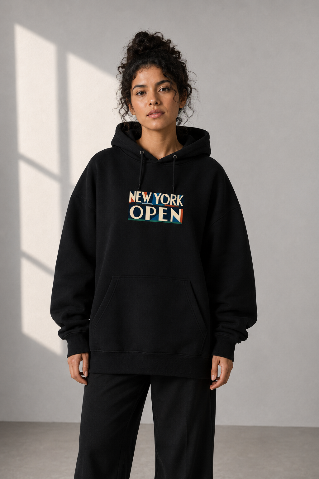 Sweat à capuche New York Tennis Monumental 11. design textile unisexe [color:black] [view:front]