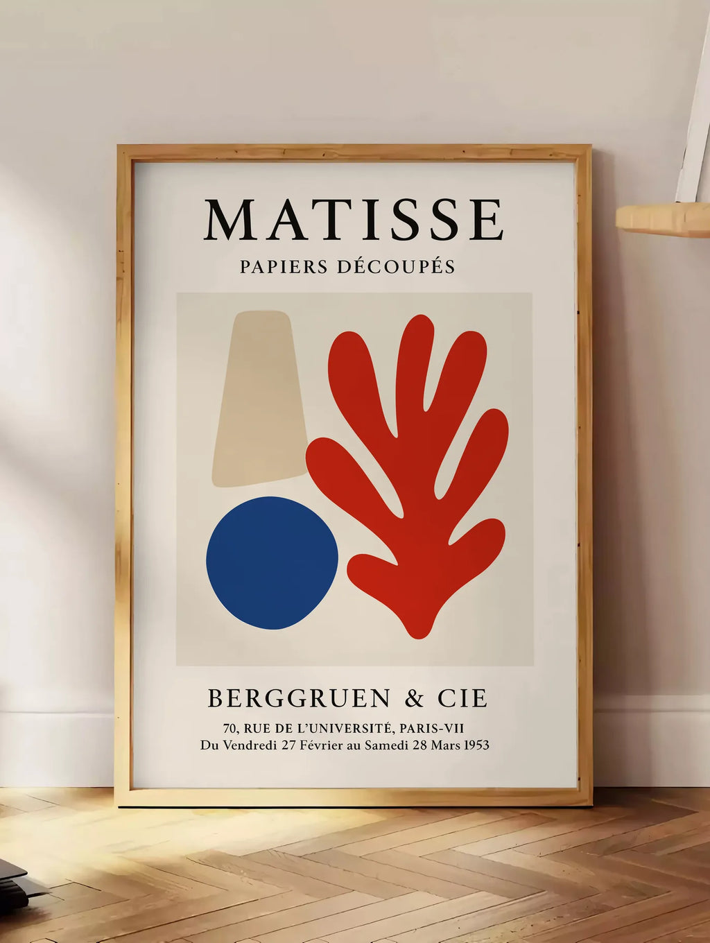 Affiche Cone Cercle et Corail Papiers Decoupes — Henri Matisse — mise en situation dans un intérieur lumineux