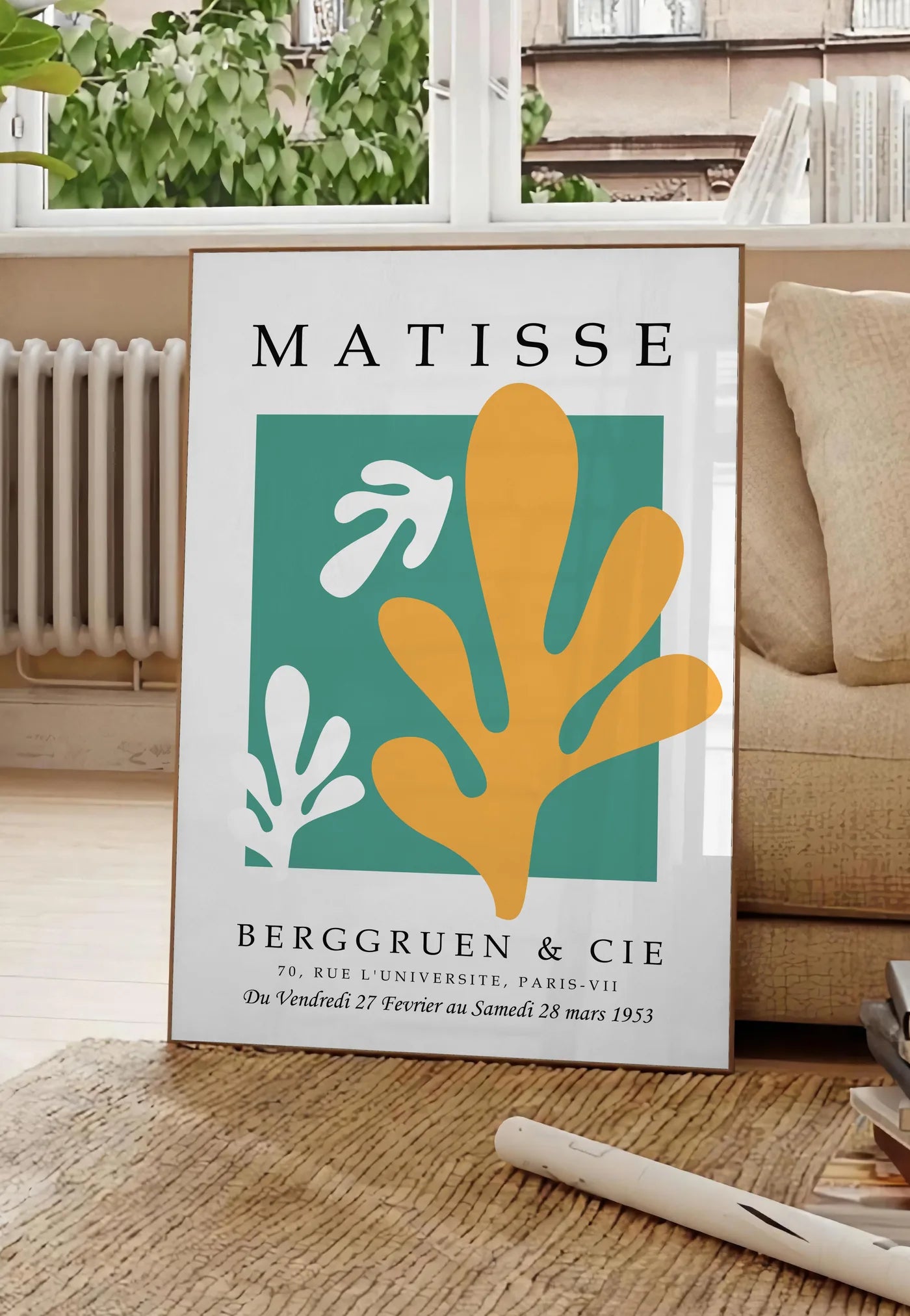 Affiche Corail Jaune sur Vert Papiers Decoupes — Henri Matisse — mise en situation dans un salon