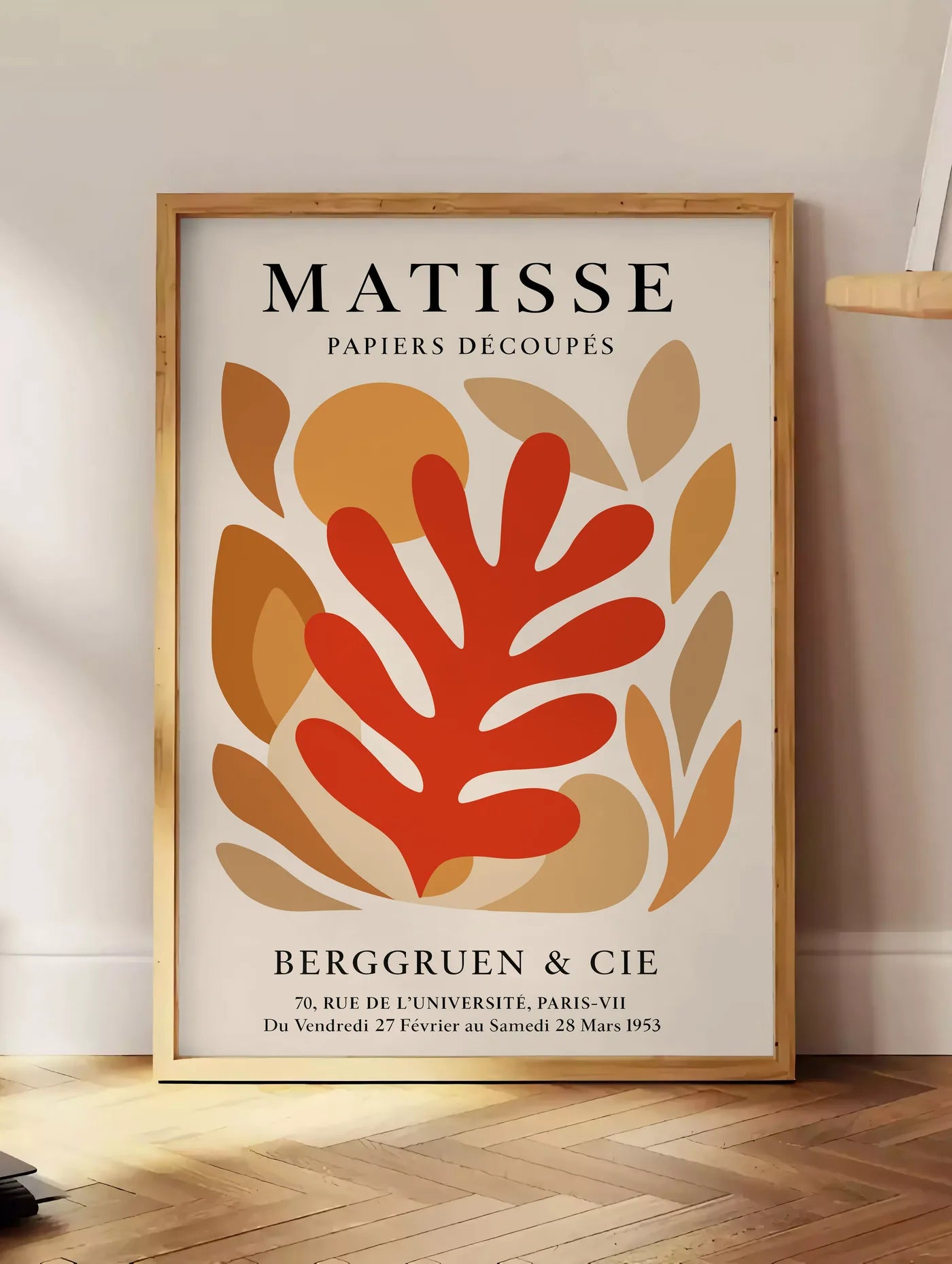Affiche Corail Rouge Tons Automne Papiers Decoupes — Henri Matisse — mise en situation dans un intérieur lumineux