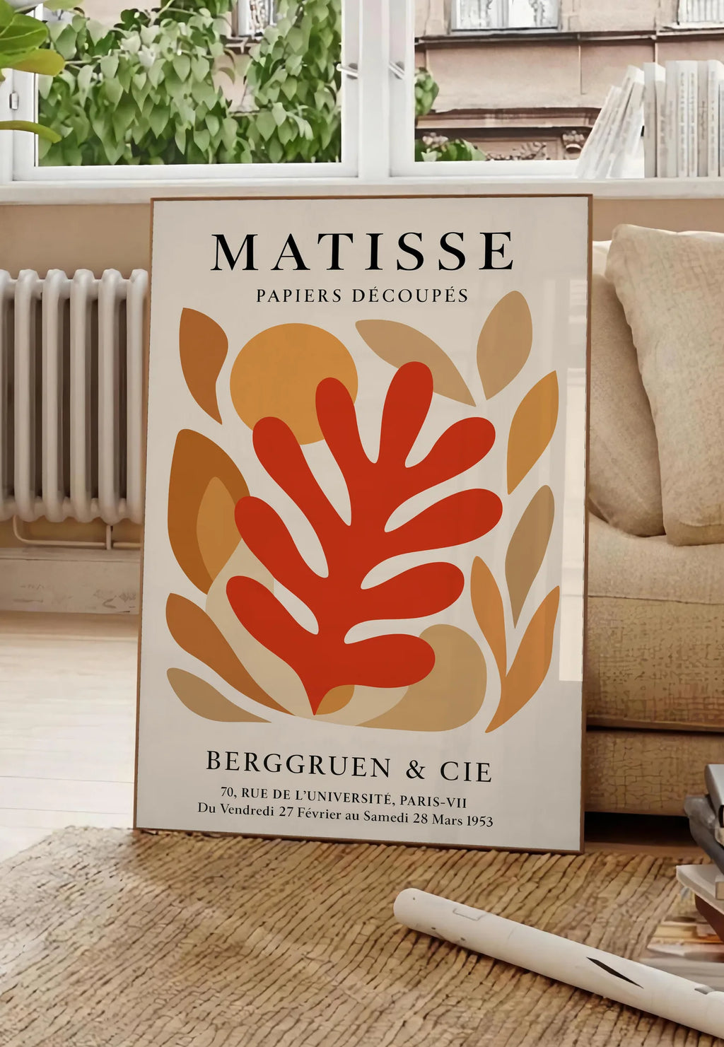 Affiche Corail Rouge Tons Automne Papiers Decoupes — Henri Matisse — mise en situation dans un salon