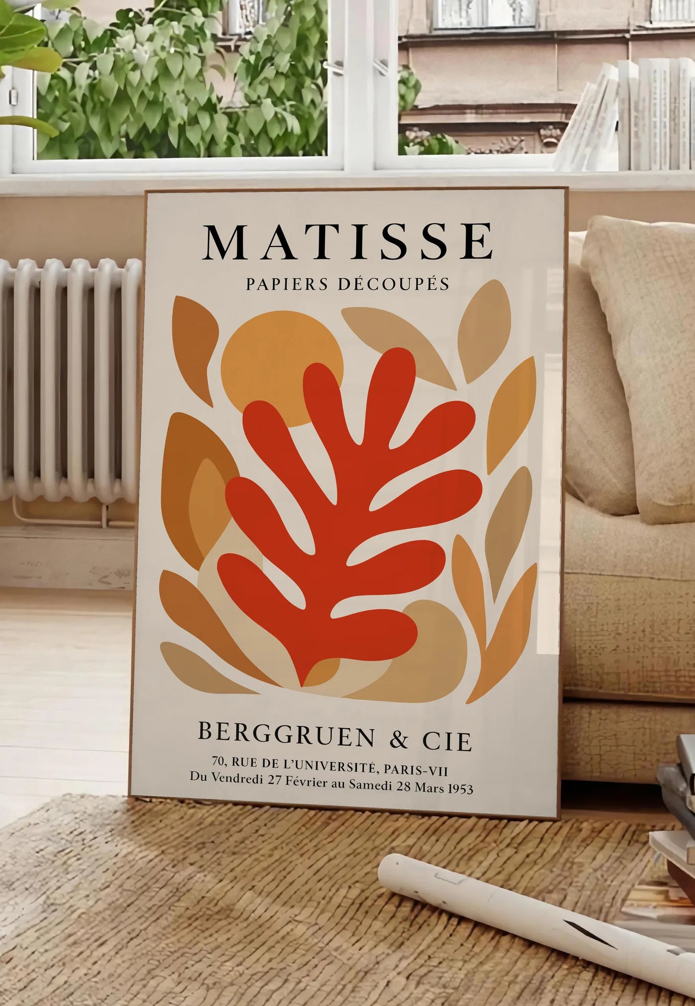 Affiche Corail Rouge Tons Automne Papiers Decoupes — Henri Matisse — mise en situation dans un salon