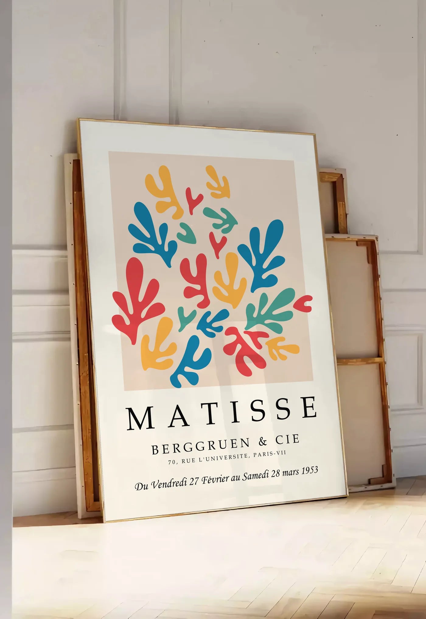 Affiche Corails Multicolores Papiers Decoupes — Henri Matisse — mise en situation dans une entrée