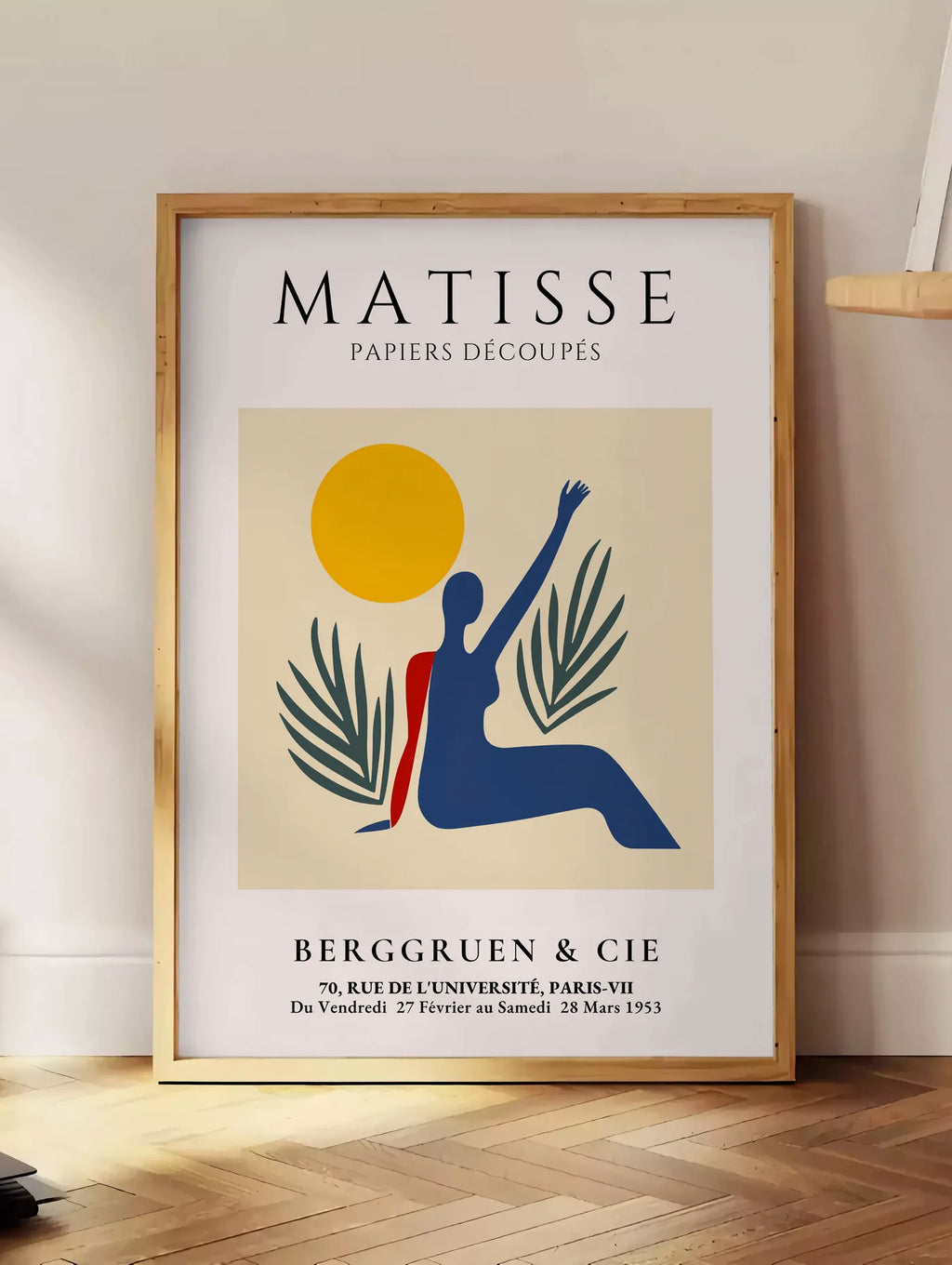 Affiche Femme au Bras Leve Papiers Decoupes — Henri Matisse — mise en situation dans un intérieur lumineux