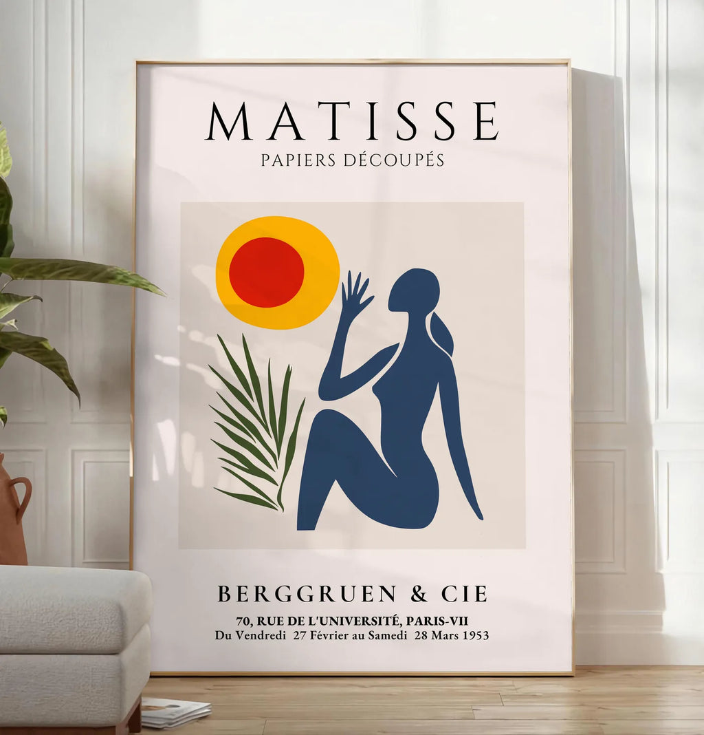 Affiche Femme et Soleil Papiers Decoupes — Henri Matisse — mise en situation dans un salon contemporain