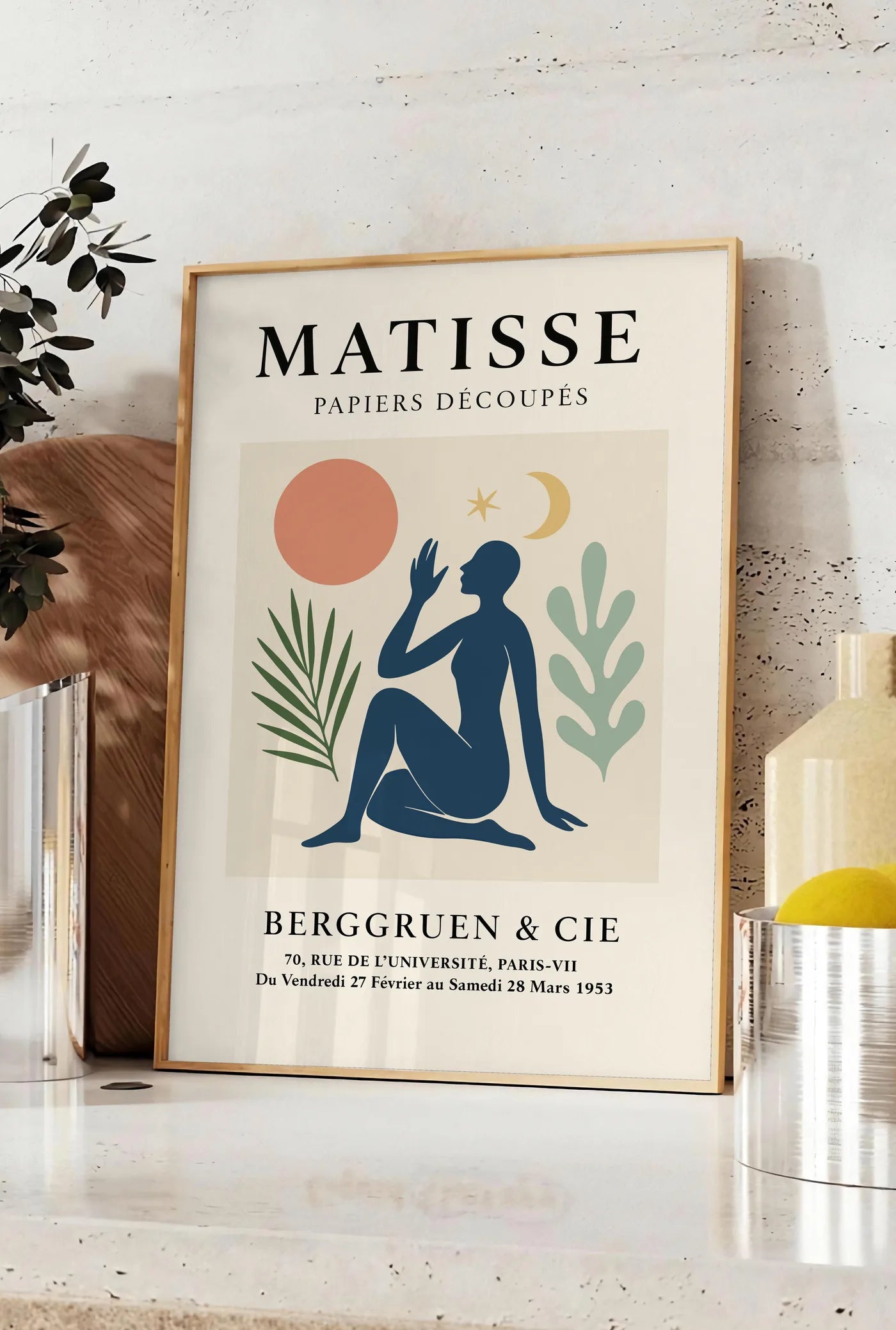 Affiche Femme Lune et Etoile Papiers Decoupes — Henri Matisse — mise en situation dans une cuisine