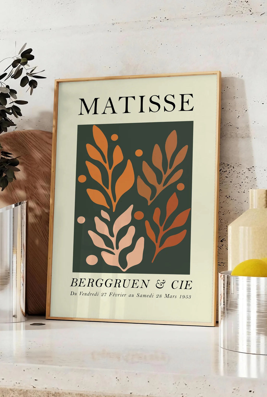 Affiche Feuillages Orange sur Vert Papiers Decoupes — Henri Matisse — mise en situation dans une cuisine