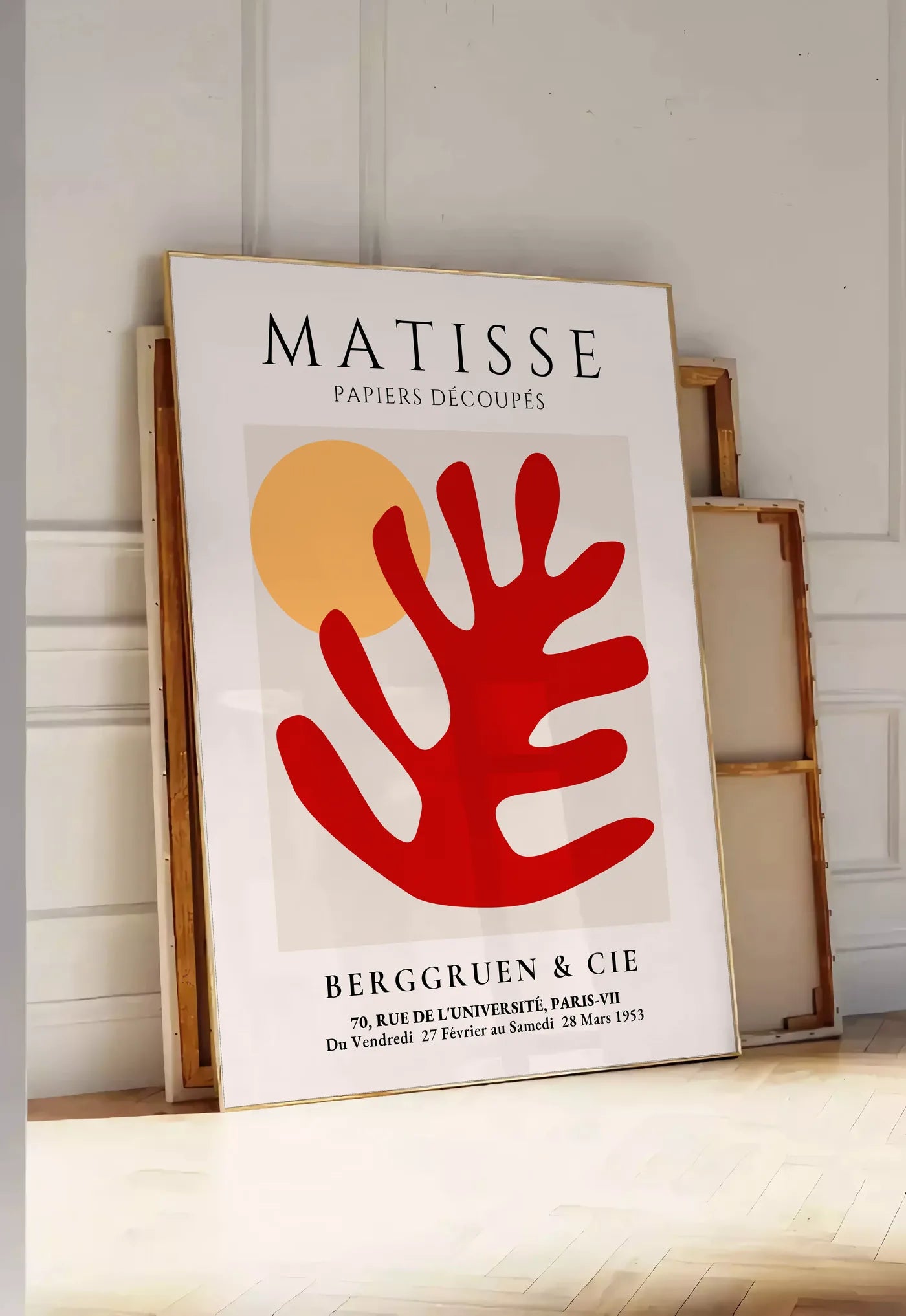 Affiche Feuille Corail Rouge et Soleil Papiers Decoupes — Henri Matisse — mise en situation dans une entrée