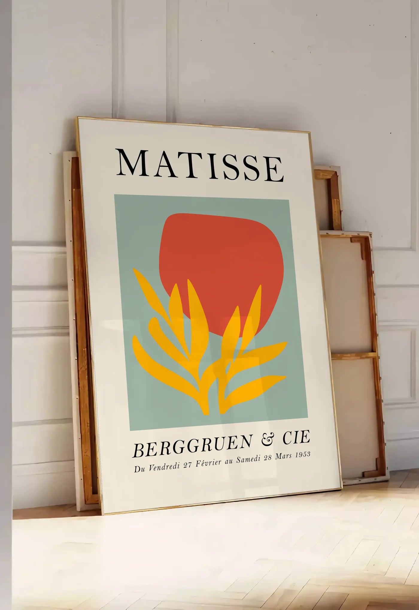 Affiche Forme Rouge et Feuille Jaune Papiers Decoupes — Henri Matisse — mise en situation dans une entrée