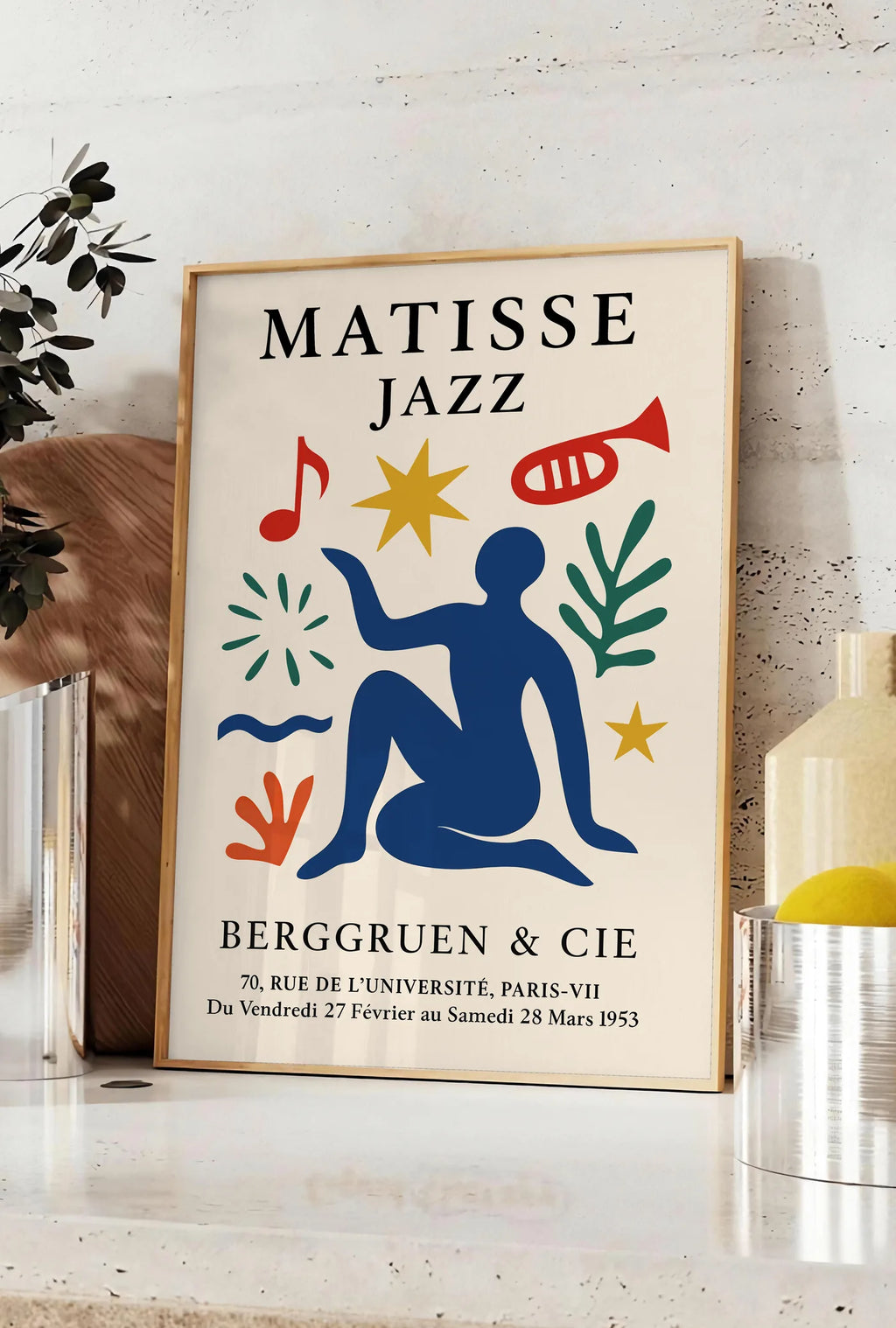 Affiche Jazz Figure Bleue Papiers Decoupes — Henri Matisse — mise en situation dans une cuisine