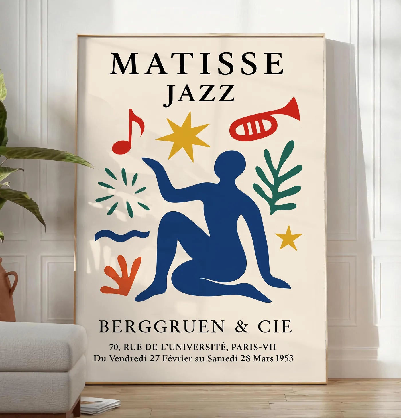 Affiche Jazz Figure Bleue Papiers Decoupes — Henri Matisse — mise en situation dans un salon contemporain
