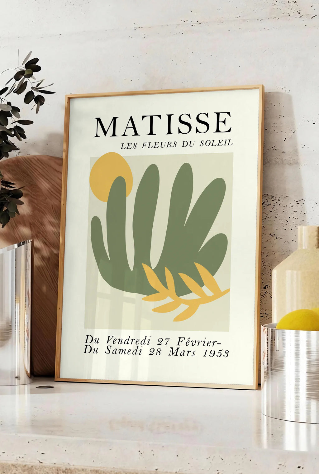Affiche Les Fleurs du Soleil Papiers Decoupes — Henri Matisse — mise en situation dans une cuisine