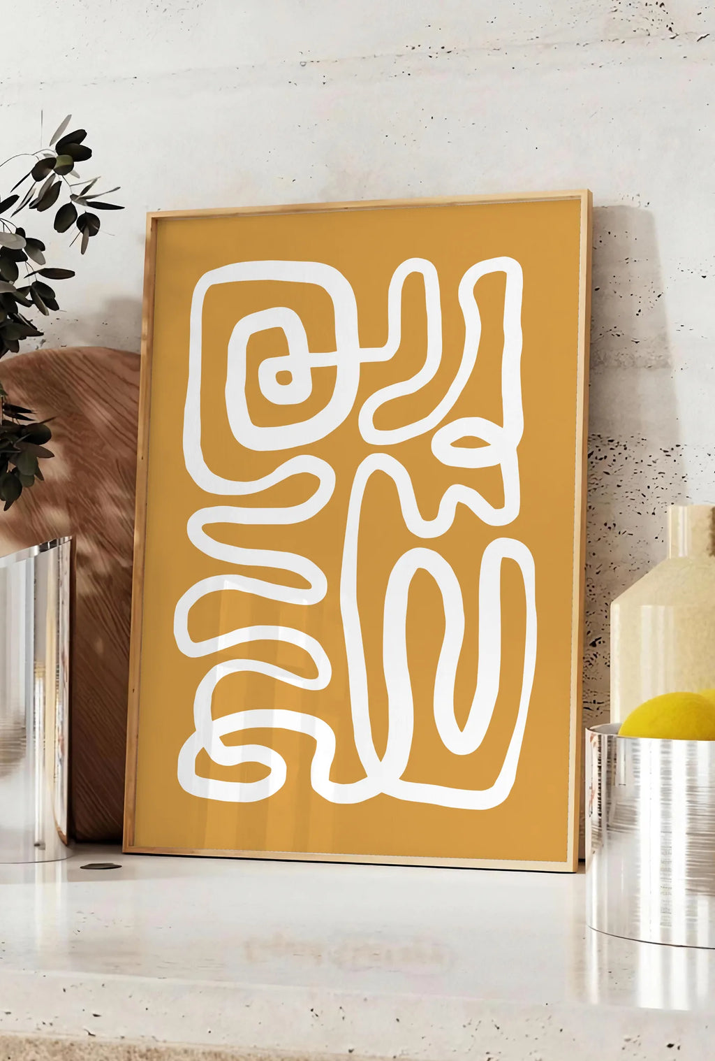 Affiche Ligne Continue Ocre Abstraite — Henri Matisse — mise en situation dans une cuisine