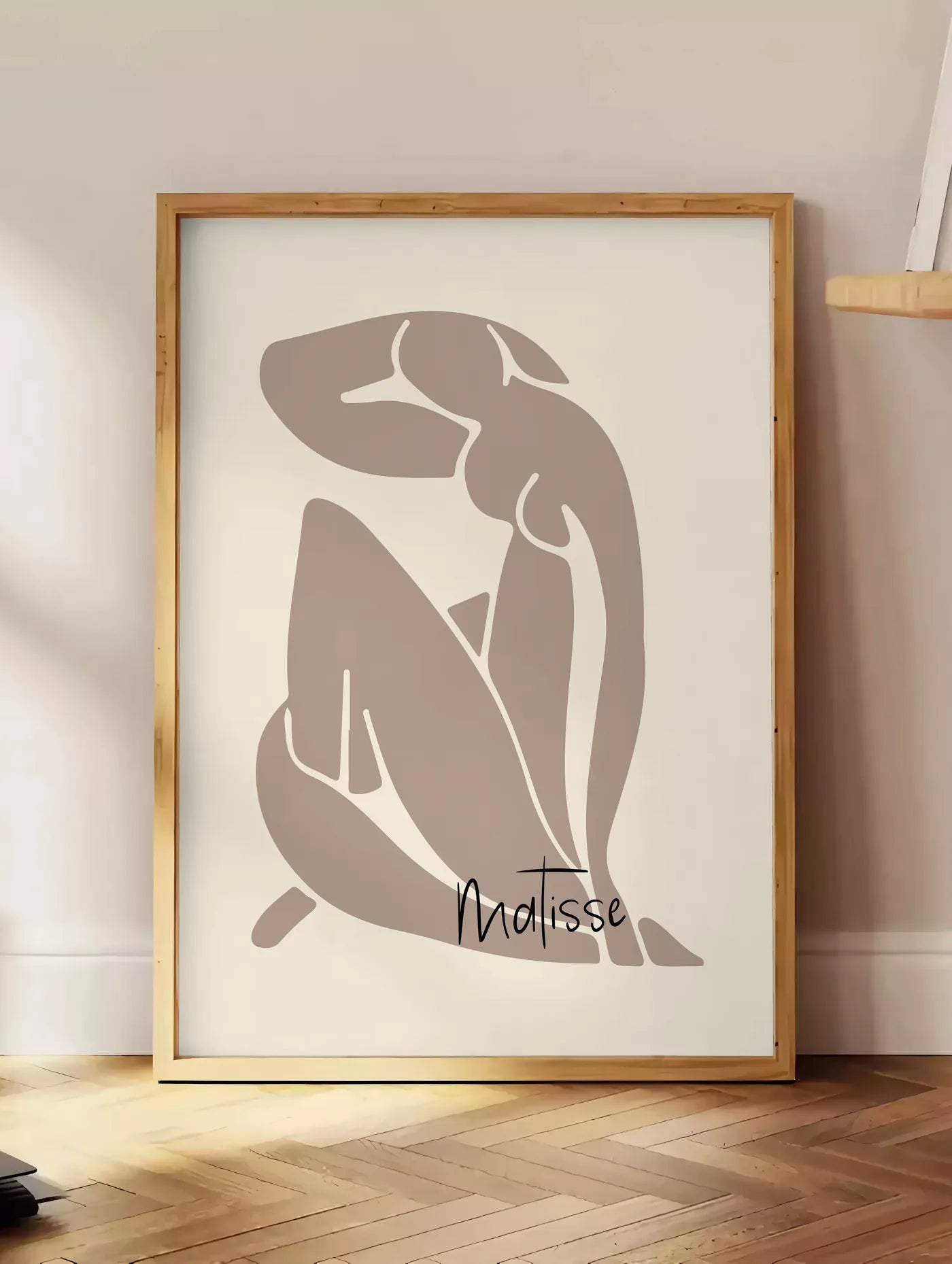 Affiche Nu Assis Taupe Papiers Decoupes — Henri Matisse — mise en situation dans un intérieur lumineux