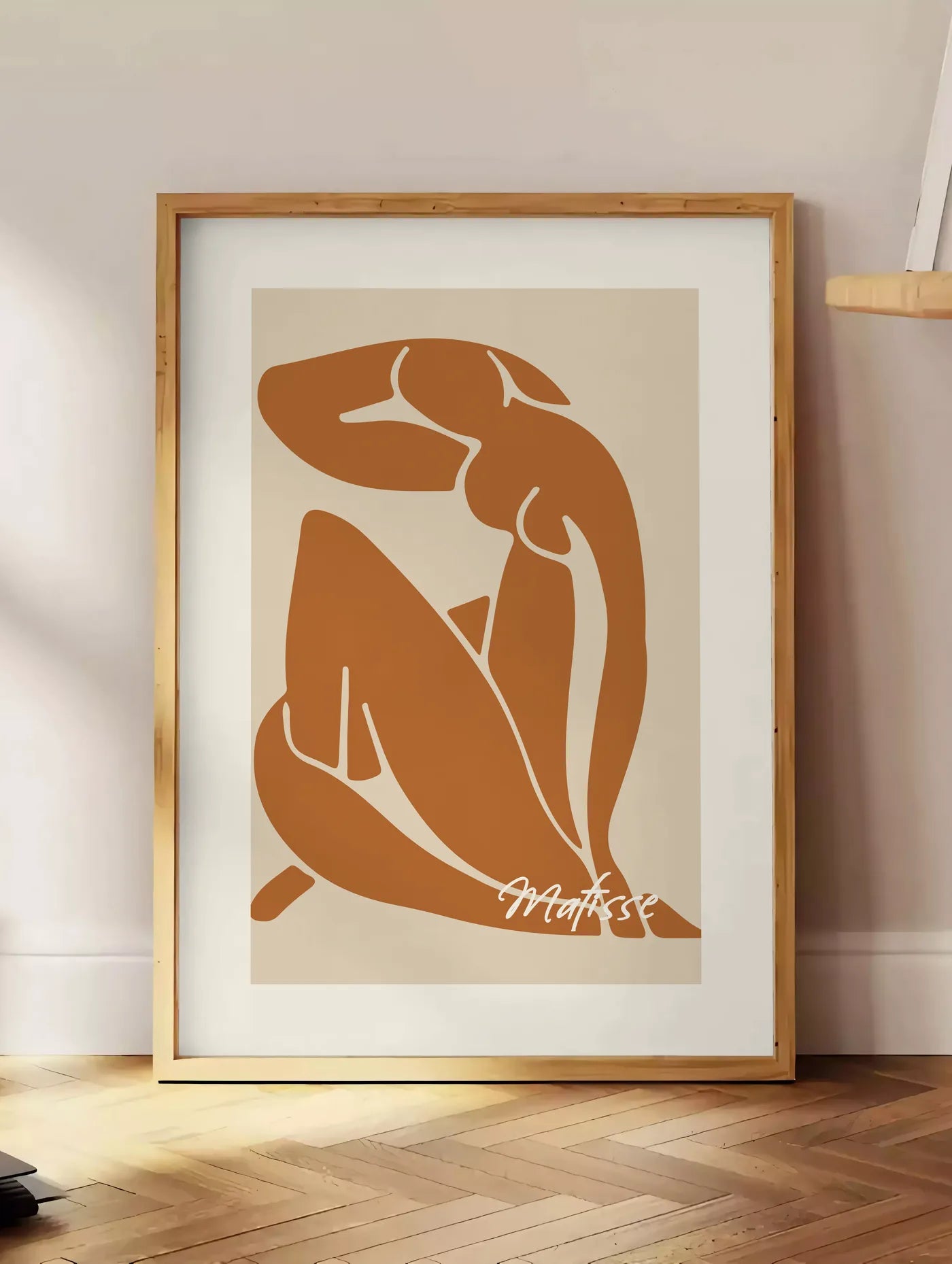 Affiche Nu Assis Terracotta Papiers Decoupes, Aplat — Henri Matisse — mise en situation dans un intérieur lumineux