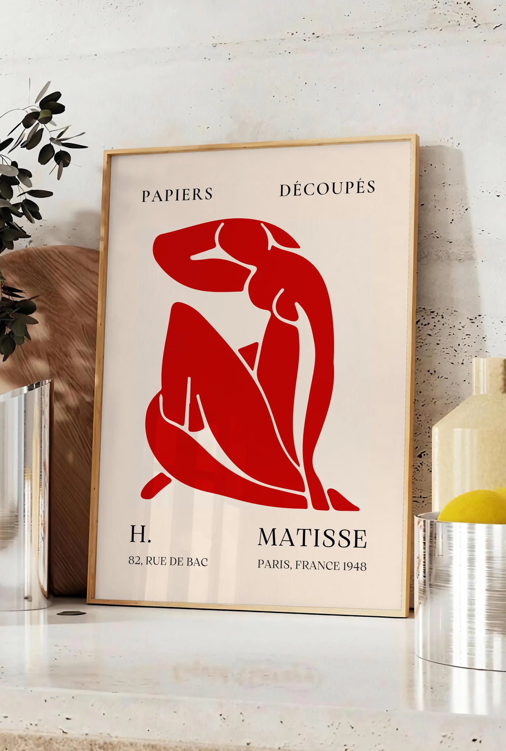 Affiche Papiers Decoupes Nu Rouge Paris 1948 — Henri Matisse — mise en situation dans une cuisine