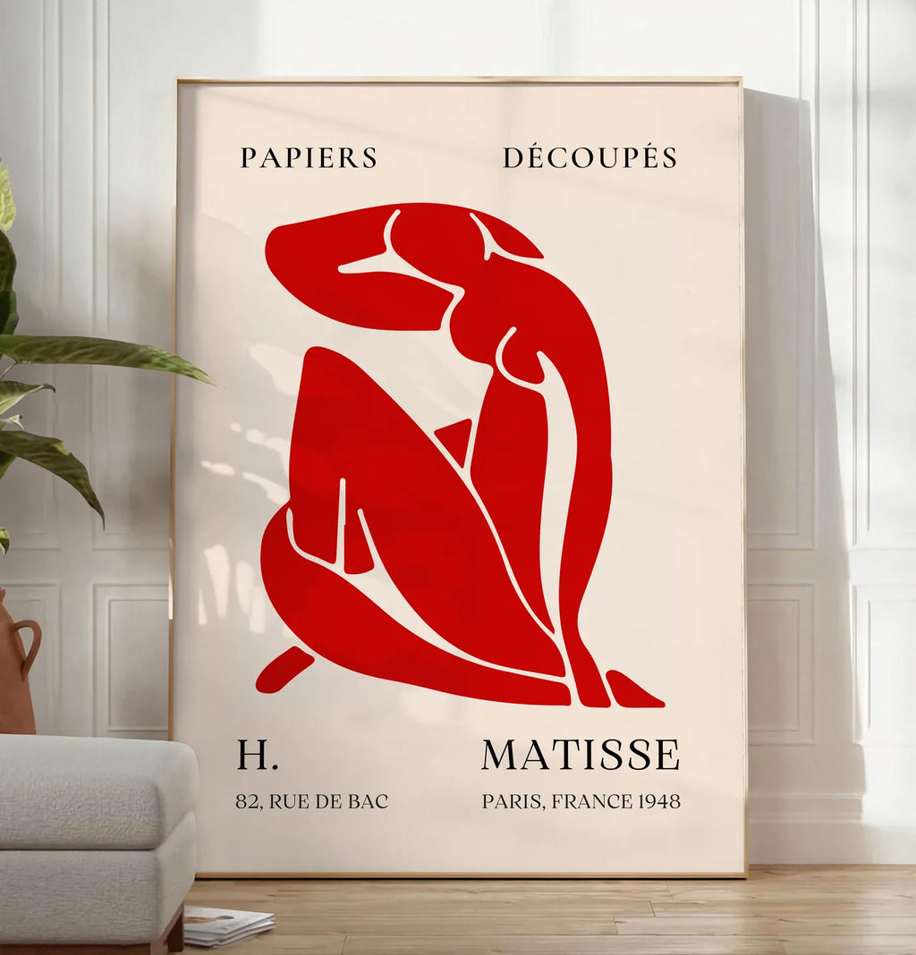 Affiche Papiers Decoupes Nu Rouge Paris 1948 — Henri Matisse — mise en situation dans un salon contemporain