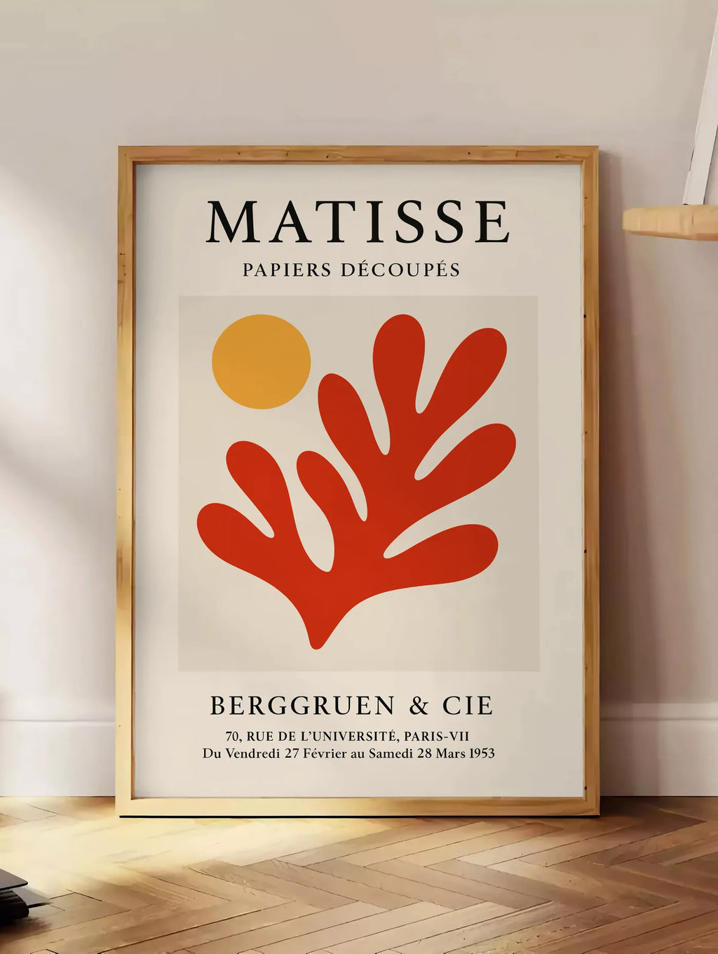 Affiche Soleil Orange et Corail Rouge Papiers Decoupes — Henri Matisse — mise en situation dans un intérieur lumineux