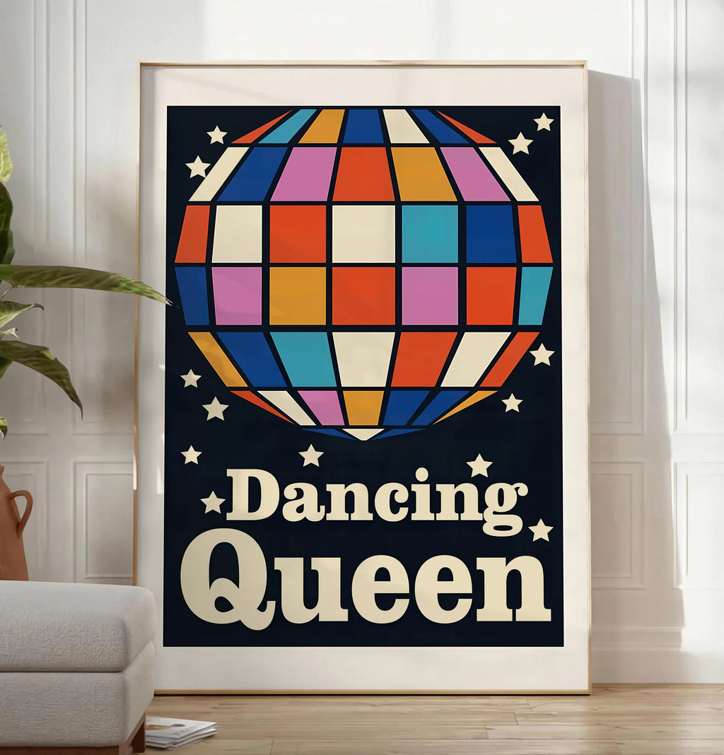 Affiche Vintage Disco Dancing Queen — mise en situation dans un salon contemporain