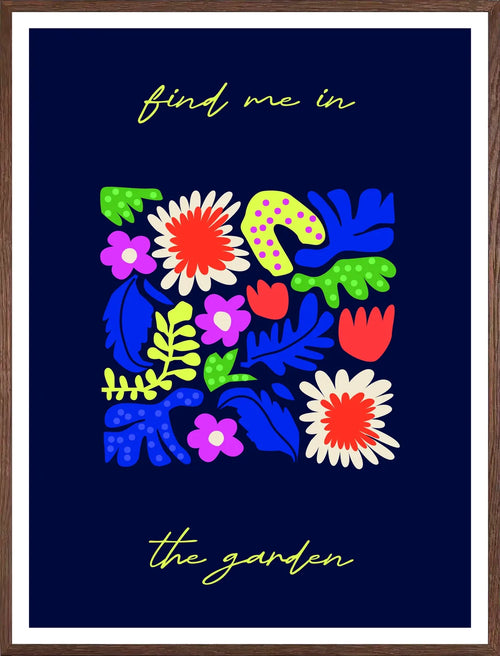 Cadre chene clair entourant l'affiche botanique fleurs folk find me in the garden